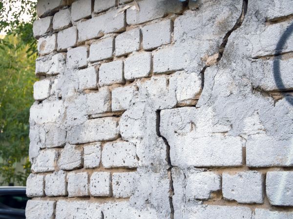 Cracked Brick Wall Repair in Simi Valley